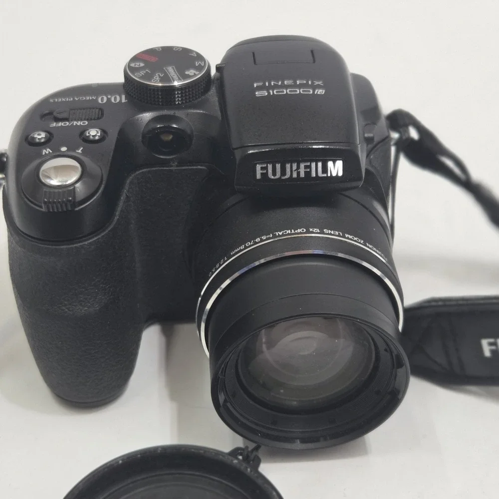 VTG Fujifilm FinePix S1000fd 10.0MP Digital Camera Black 12x Zoom Tested PWC